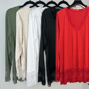 Långärmad Topp med Spetsärm och Spetskant