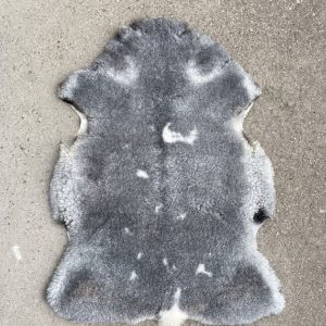 Dressyrgårdens LAMMSKINN 19008