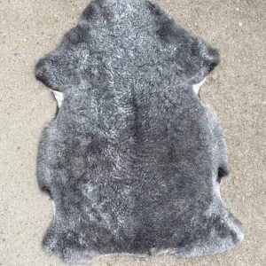 Dressyrgårdens LAMMSKINN 18006