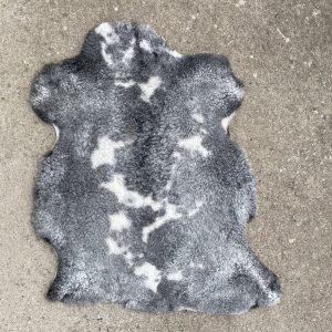 Dressyrgårdens LAMMSKINN 18007