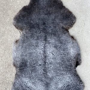 Dressyrgårdens LAMMSKINN 19007