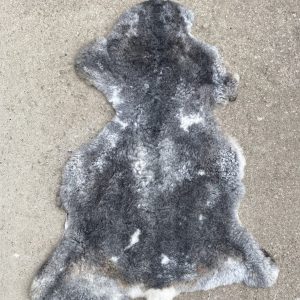 Dressyrgårdens LAMMSKINN 17018