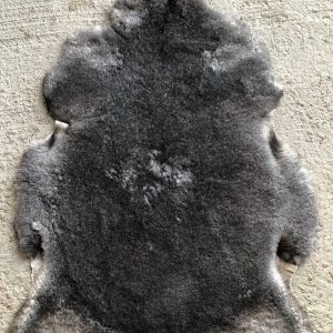 Dressyrgårdens LAMMSKINN 16007