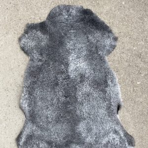 Dressyrgårdens LAMMSKINN 18010