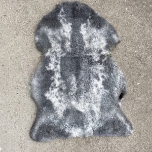 Dressyrgårdens LAMMSKINN 19002