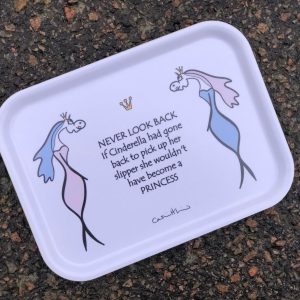 DCH Frukostbricka 27×20 cm CINDERELLA NEVER