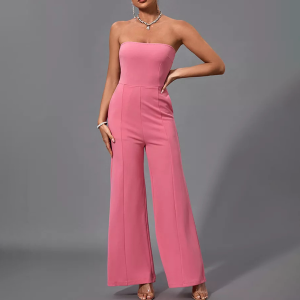 Puderrosa bandlös jumpsuit unterbrust