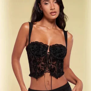 Korsett med spetsöverdel